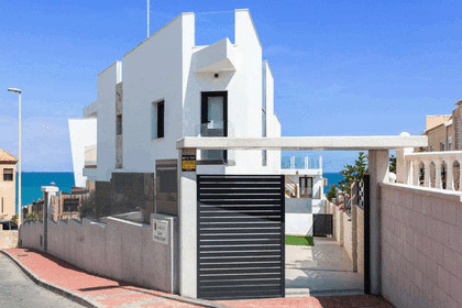 Villa for sale in Torrevieja, Alicante. 