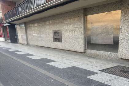 Obchodní prostory na prodej v Avenida Italia, Salamanca. 