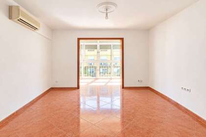 平 出售 进入 Cruz Roja - Miraflores, Macarena, Sevilla. 
