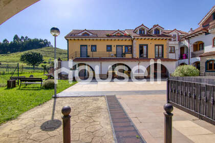 Casa a due piani vendita in Castañeda, Cantabria. 