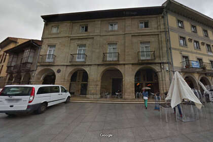 Bygninger til salg i Avilés, Asturias. 