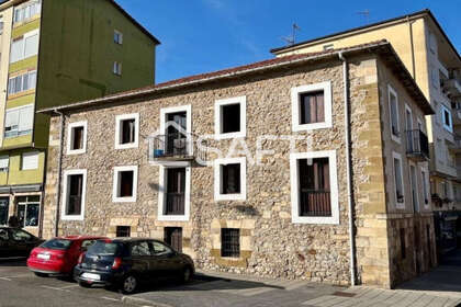 House for sale in Medio Cudeyo, Cantabria. 
