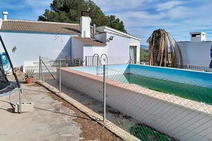 Country house for sale in Yecla, Murcia. 