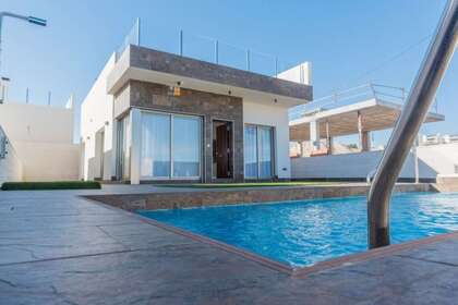 House for sale in Orihuela-Costa, Alicante. 