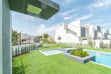 House for sale in Torrevieja, Alicante. 