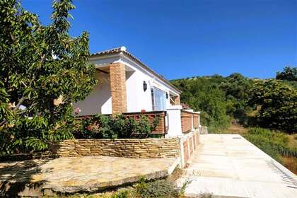 Land huse til salg i Cartajima, Málaga. 