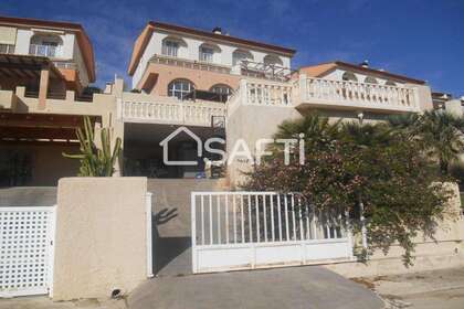 House for sale in Gandia, Valencia. 