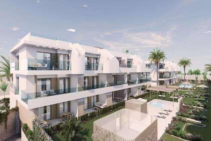 Apartmány na prodej v Pilar de la Horadada, Alicante. 