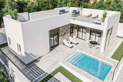 House for sale in Pinoso, Alicante. 