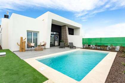 House for sale in Algorfa, Alicante. 