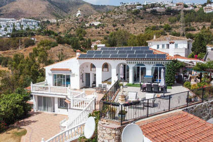 House for sale in Benalmádena, Málaga. 