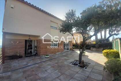 House for sale in Canet de Mar, Barcelona. 