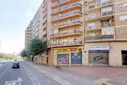 Handelspanden verkoop in Lleida, Lérida (Lleida). 