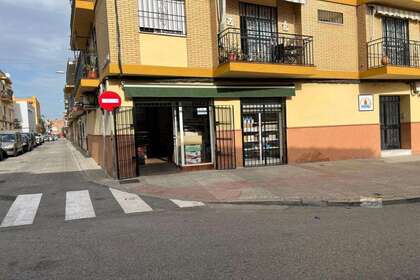 Commercial premise for sale in Sevilla. 