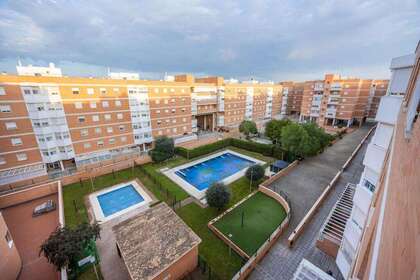 Flat for sale in Sevilla. 