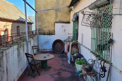 Flat for sale in Sevilla. 