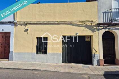 Local comercial venta en Montijo, Badajoz. 