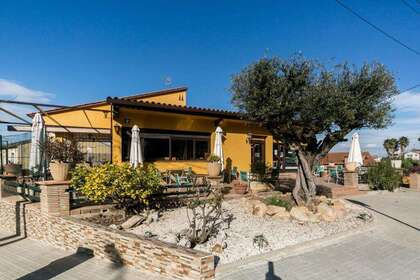 Casa venta en Cerdanyola del Vallès, Barcelona. 