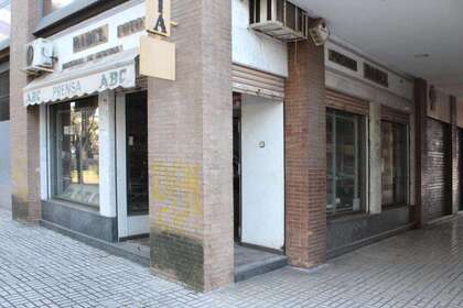 Commercial premise for sale in Sevilla. 