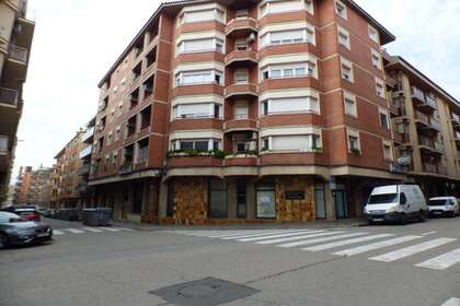 Commercial premise for sale in Manresa, Barcelona. 