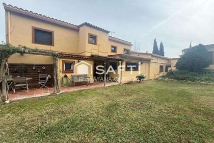 Casa di campagna vendita in Arenys de Munt, Barcelona. 