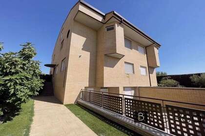 Flats in Villanueva de la Cañada, Madrid. 