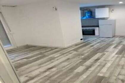 Flat for sale in Barcelona. 