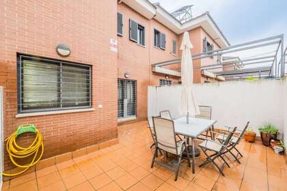 Cluster house for sale in San Juan de Aznalfarache, Aljarafe, Sevilla. 
