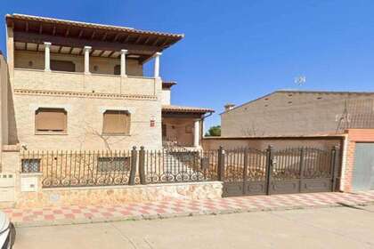 House for sale in Mocejón, Toledo. 
