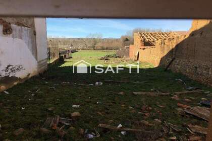 Urban plot for sale in Riego de la Vega, León. 