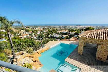 House for sale in Dénia, Alicante. 
