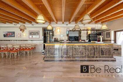 Commercial premise for sale in Estepona, Málaga. 