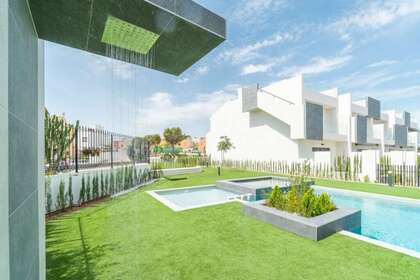 Casa di campagna vendita in Torrevieja, Alicante. 