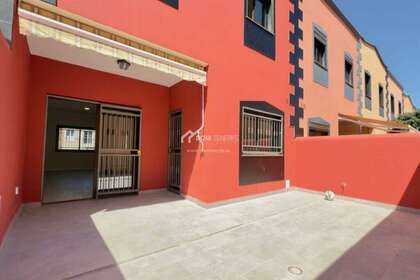 Townhouse vendita in Adeje, Santa Cruz de Tenerife, Tenerife. 