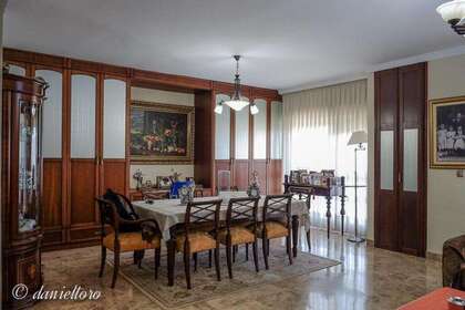 Flat in Sevilla. 