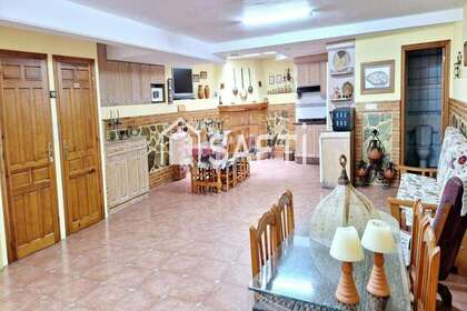 Chalet Adosado venta en Villena, Alicante. 