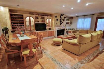 Rijtjeshuizen verkoop in Monóvar/Monòver, Alicante. 