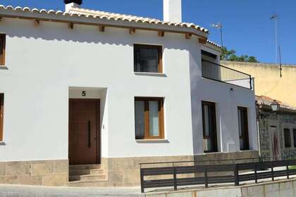 House for sale in Toledo. 