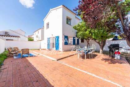 Rijtjeshuizen verkoop in Canyelles Almadraba (Roses), Girona. 