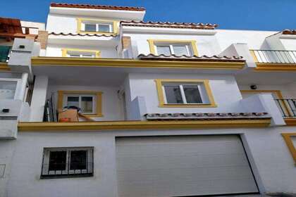 Cluster house for sale in Estepona, Málaga. 