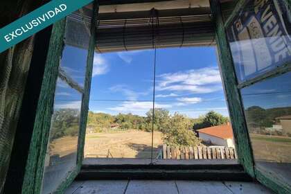 Country house for sale in Garrafe de Torío, León. 