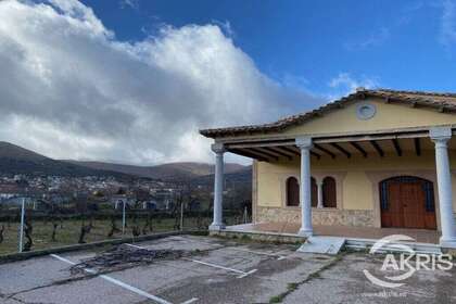 Country house for sale in Arroba de los Montes, Ciudad Real. 