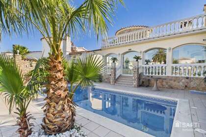 房子 出售 进入 Empuriabrava, Girona. 