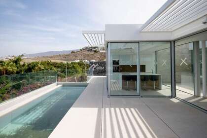 Domy na prodej v Adeje, Santa Cruz de Tenerife, Tenerife. 