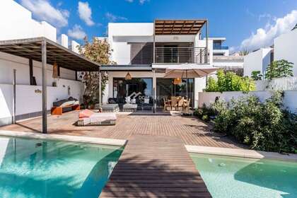 Domy na prodej v Adeje, Santa Cruz de Tenerife, Tenerife. 