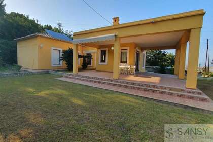 House for sale in Valencia. 