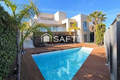 House for sale in Murcia. 