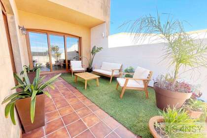 House for sale in Valencia. 
