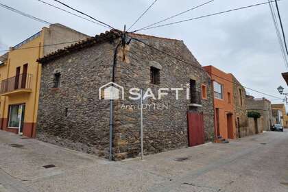 House for sale in Palau-Saverdera, Girona. 
