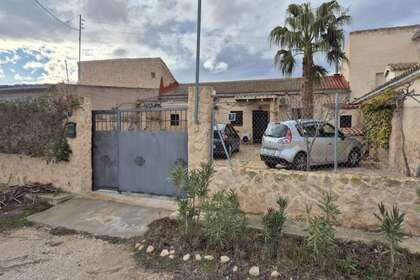 Land huse til salg i Pinoso, Alicante. 